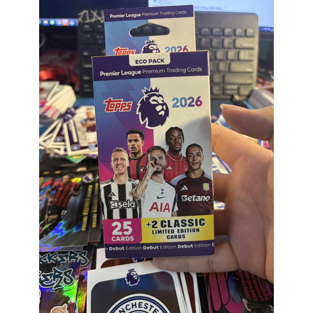 Hộp thẻ cầu thủ Topps Premier League Eco Pack 2025/26
