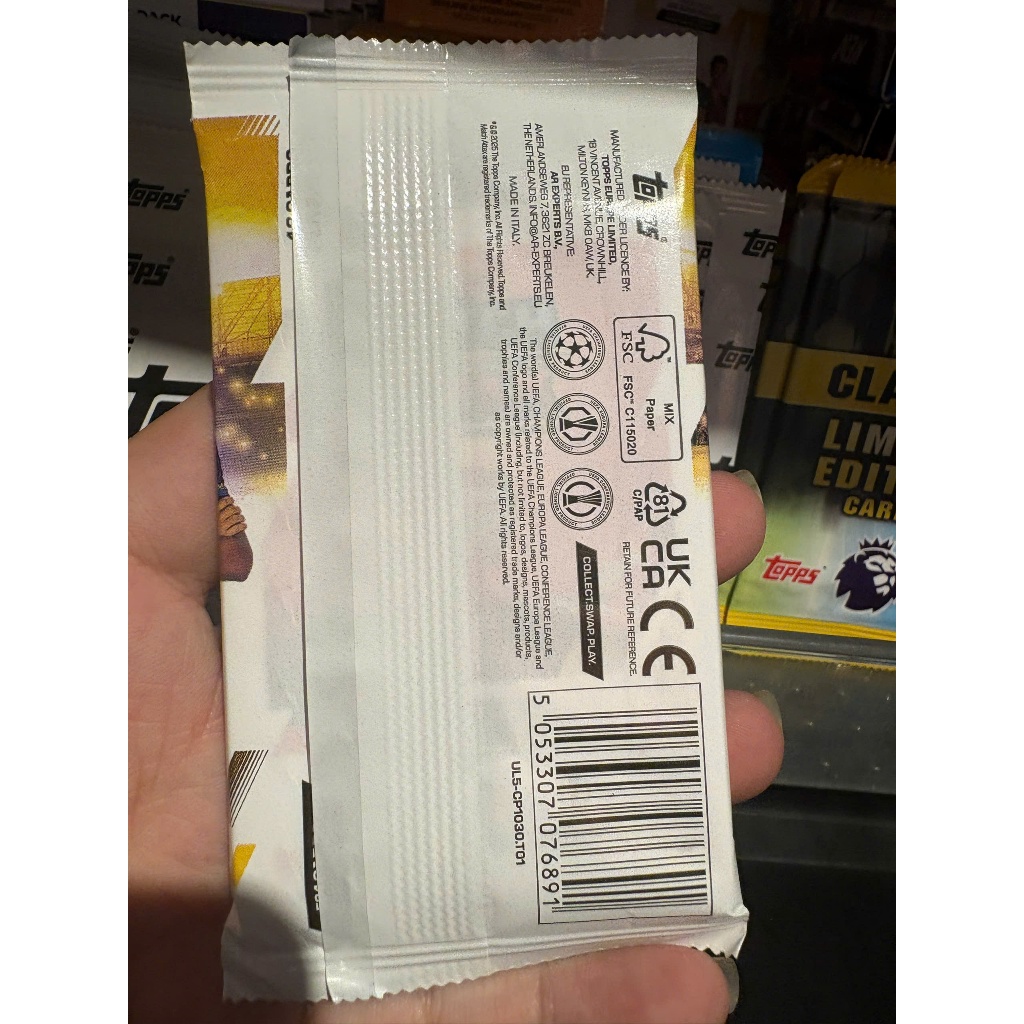 Gói thẻ bóng đá Topps Match Attax 2025/26 Pack 12 thẻ