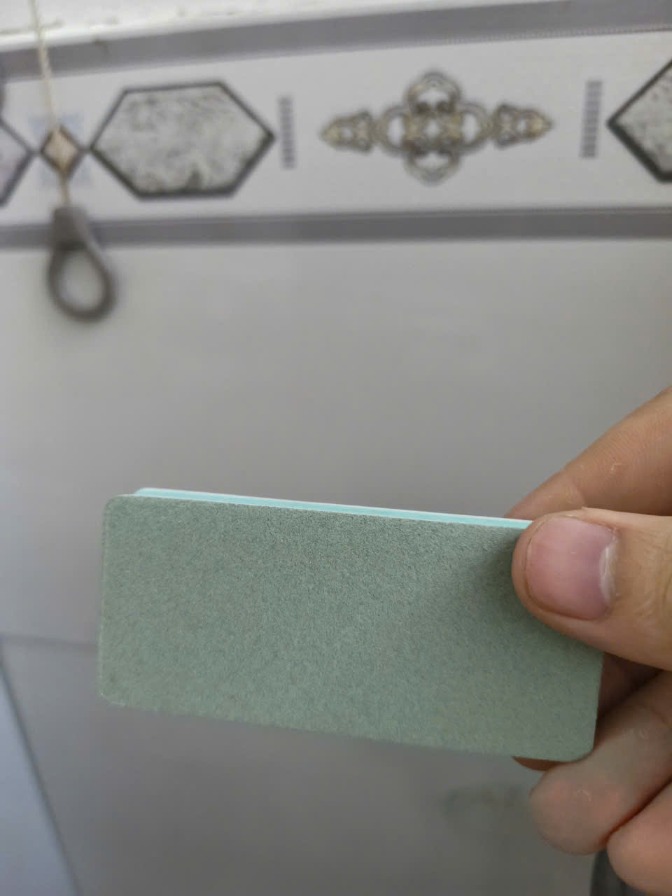 🧽 CỤC TẨY CẶN CANXI – GIẢI PHÁP LÀM SẠCH KÍNH HỒ CÁ HIỆU QUẢ 🐠
