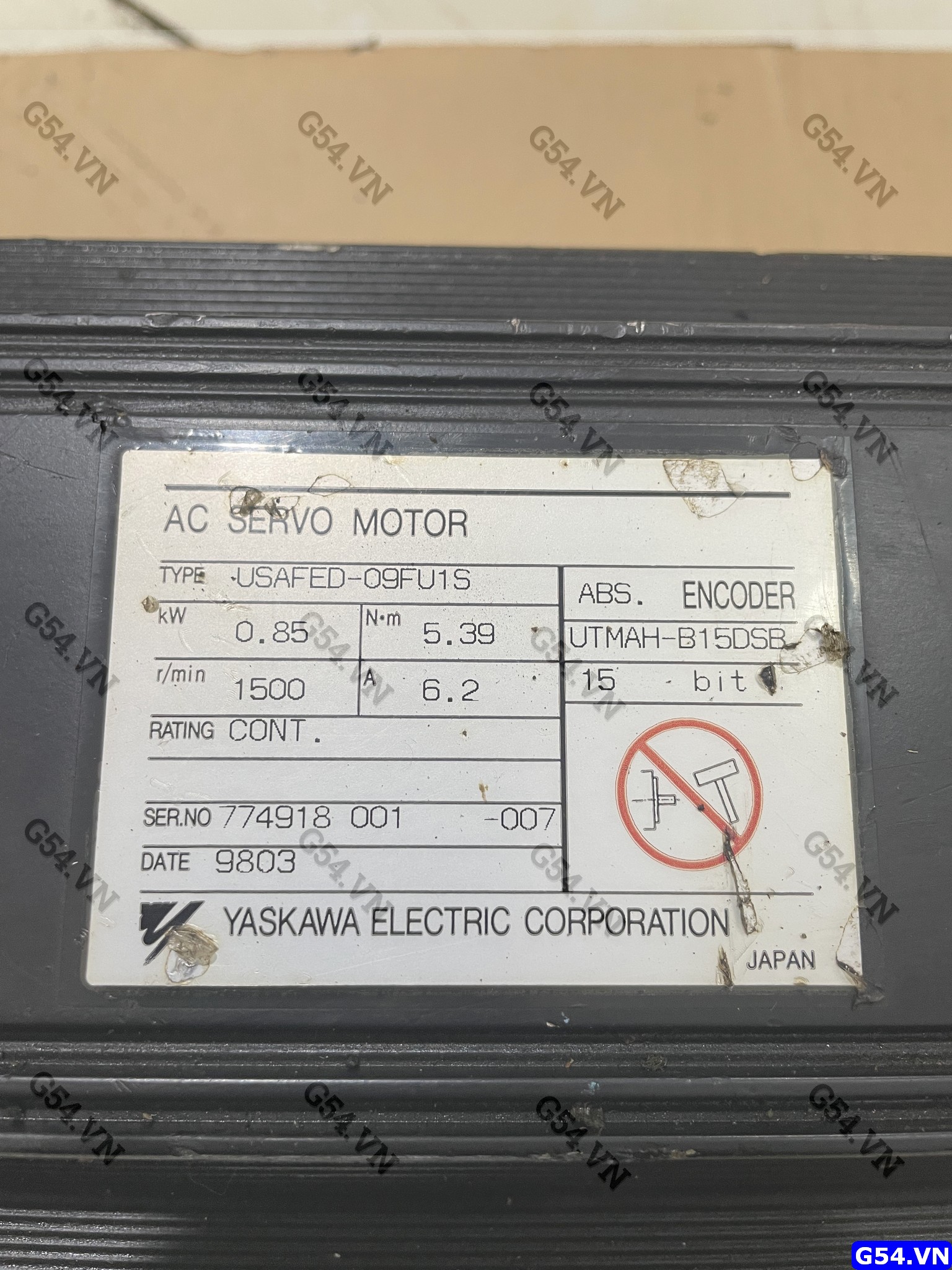 AC SERVO MOTOR USAFED-09FU1S (ABS ENCODER UTMAH-B15DSB 15 BIT)