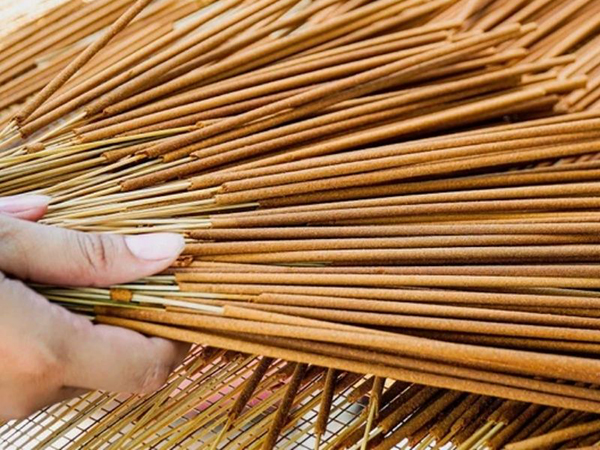 Lựa chọn nhang hương sạch trong thờ cúng hàng ngày