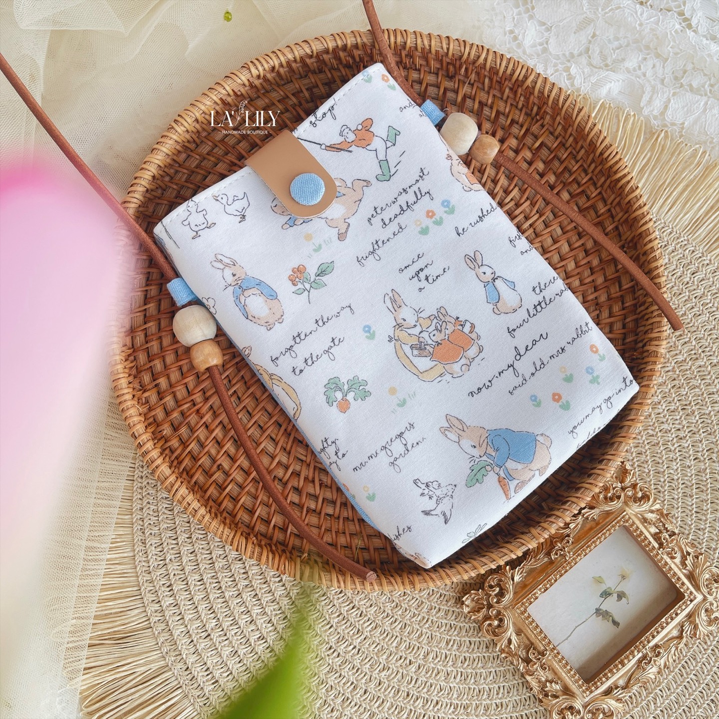 Túi Đeo Nhỏ Xinh Phối Da Và Hạt Gỗ