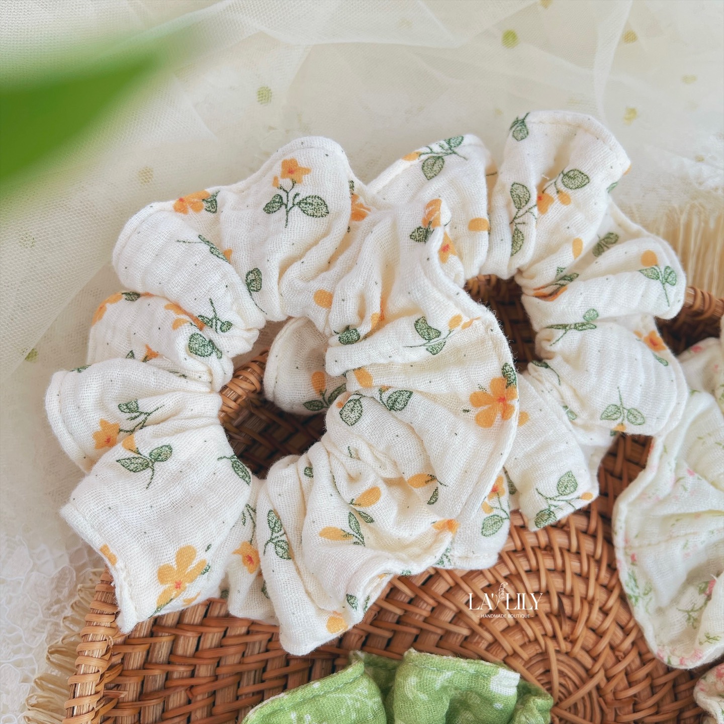 Buộc Tóc Mí Viền