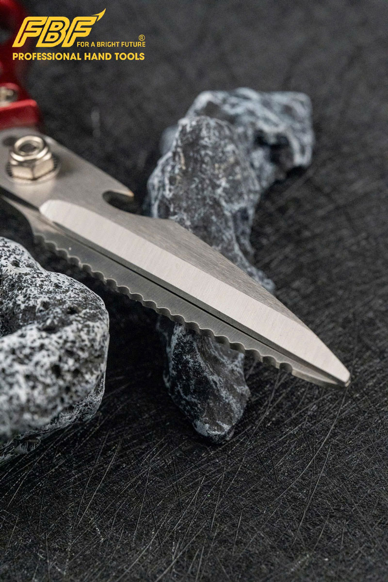 Kéo đa năng SK5 D.V cán nhôm hình hoa 9" kiểu Nhật (Tay cầm đỏ)