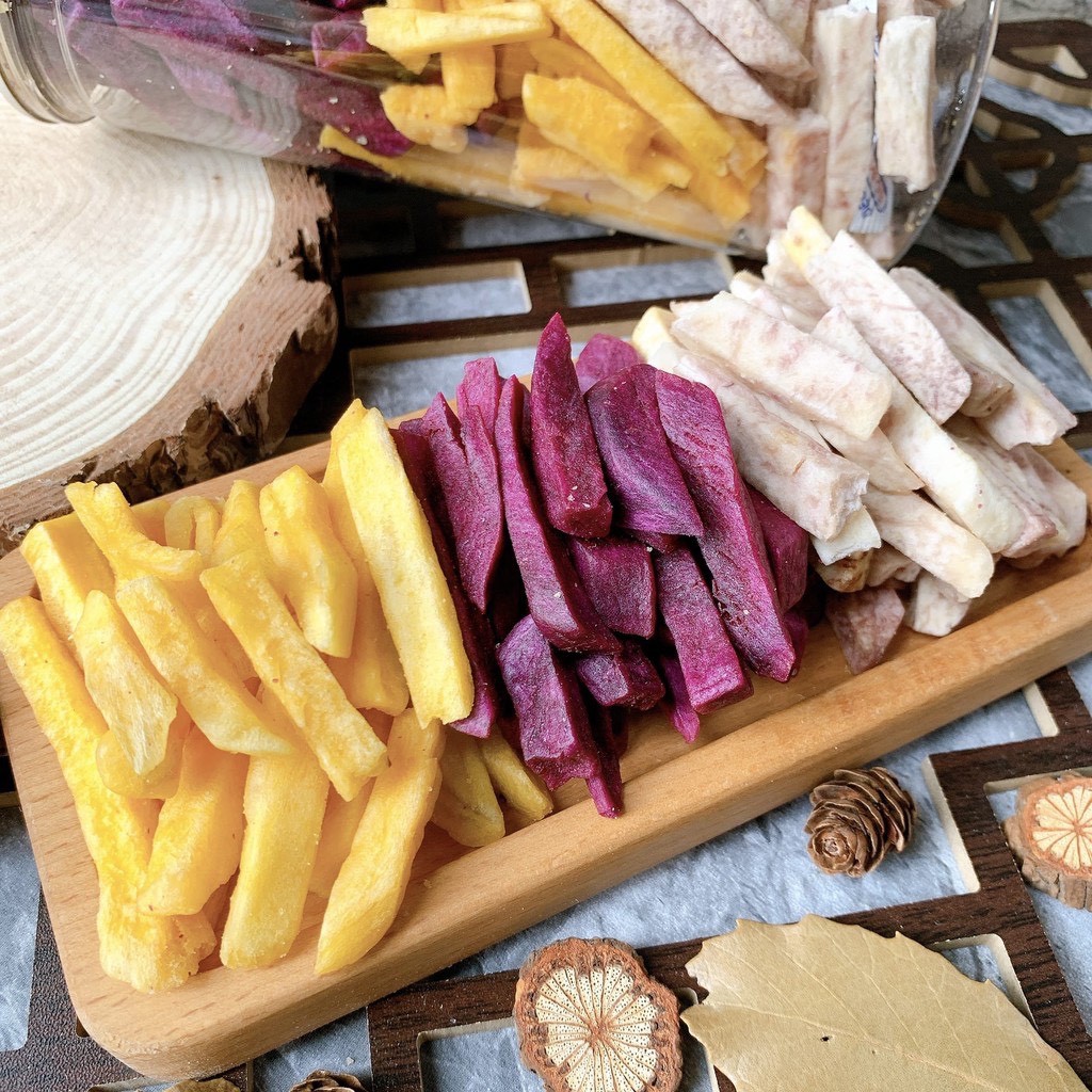 Khoai Sấy Mộc Nguyên Vị Không Đường 400gr - Mix 3 Loại ( Khoai Lang Vàng, Khoai Lang Tím, Khoai Môn)