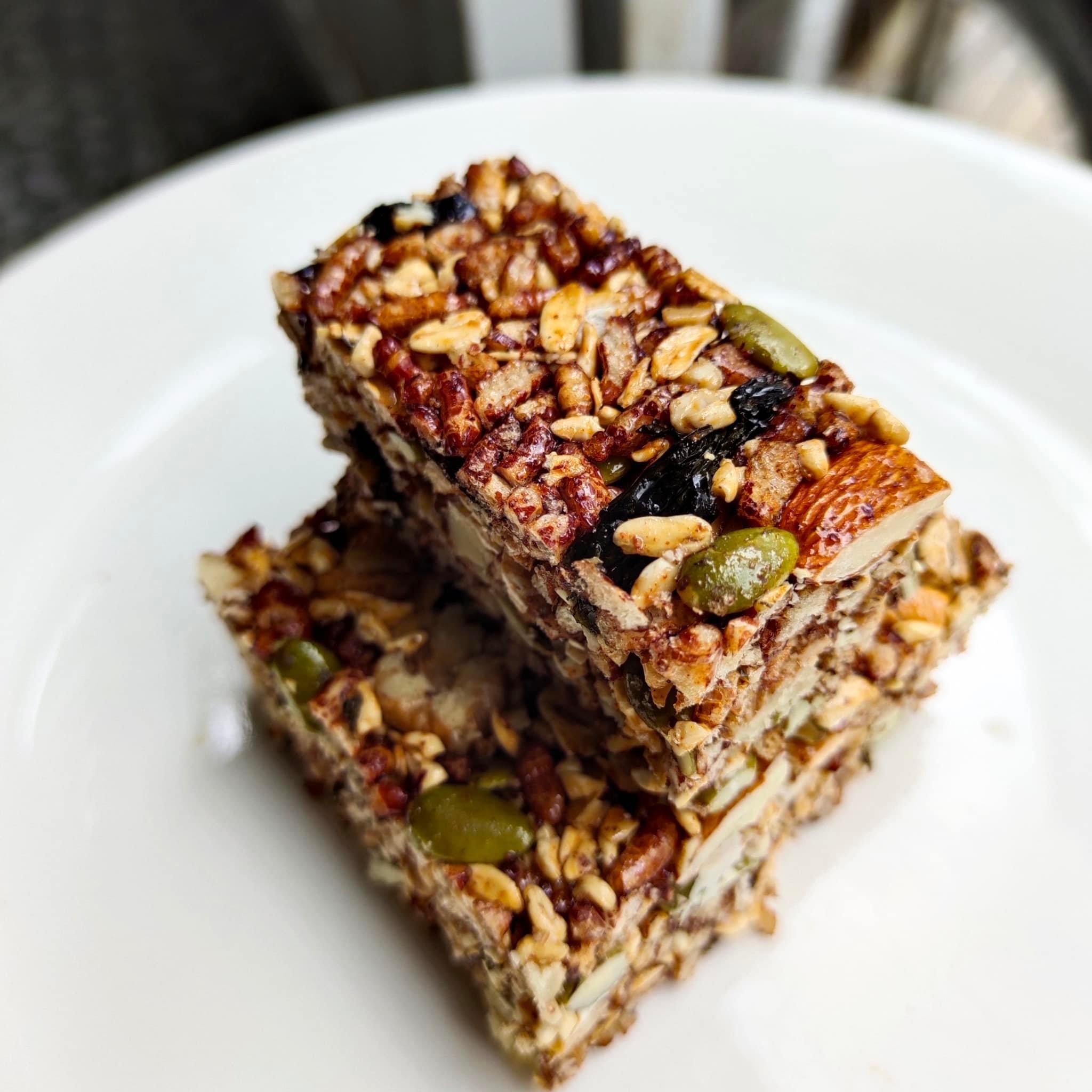 Thanh Gạo Lứt Mix Hạt & Trái Cây - Ăn Vặt Api Food