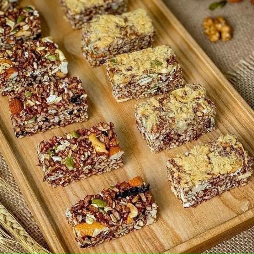Thanh Granola Gạo Lứt Mix Hạt & Chà Bông Ăn Liền  - Ăn Vặt Api Food