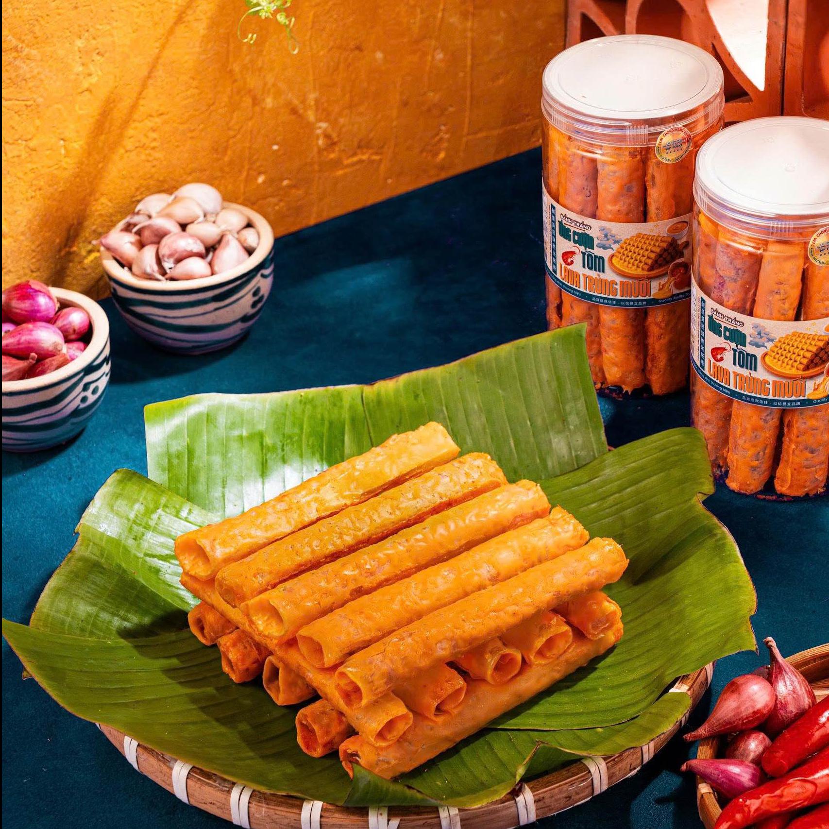 Bánh Tráng Ống Cuộn Tôm Lava Trứng Muối