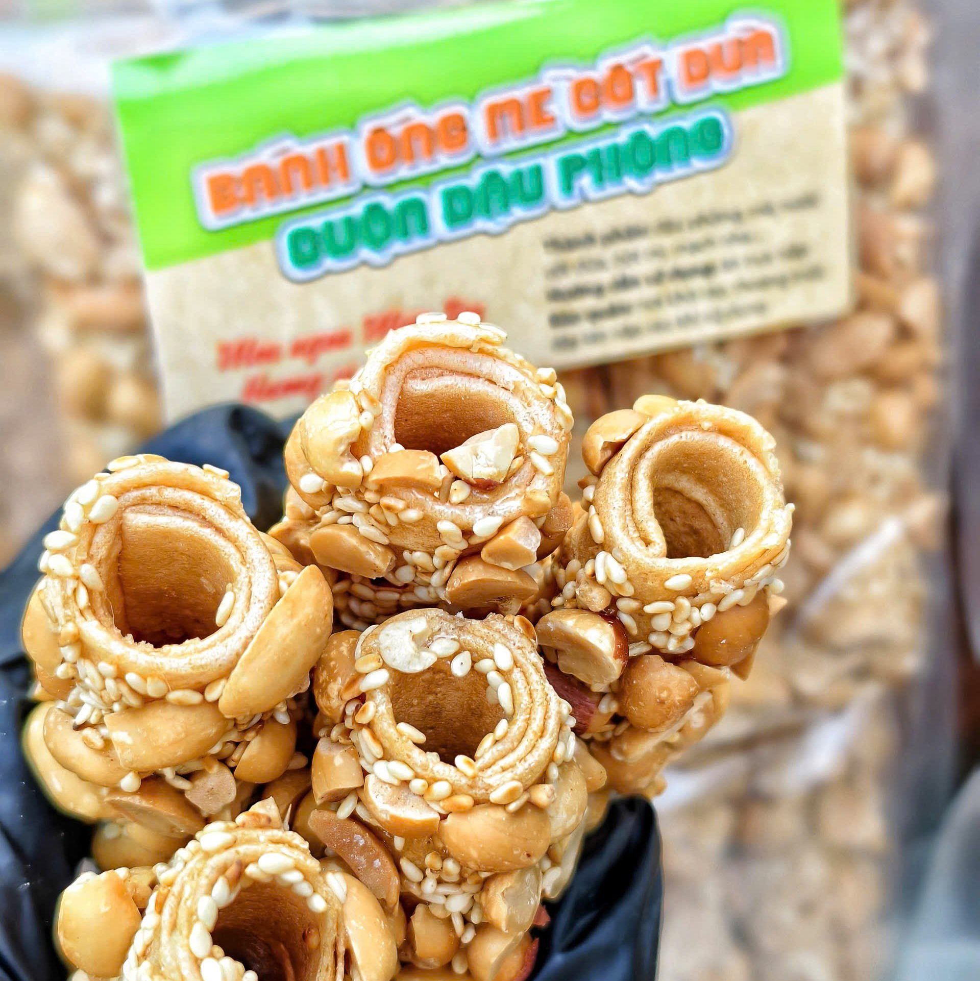 Bánh Ống Mè Cốt Dừa Cuộn Đậu Phộng