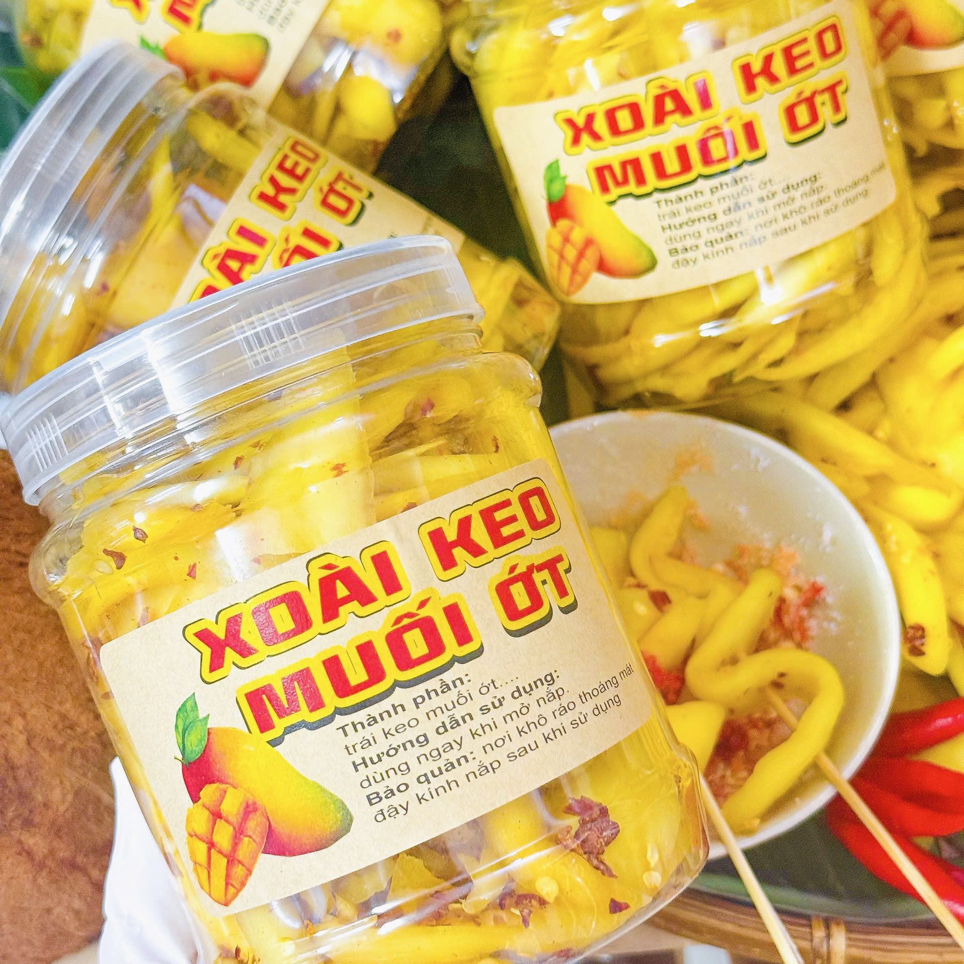 Xoài Keo Muối Ớt Chua Chua Cay Cay, Ăn Một Miếng Là Ghiền