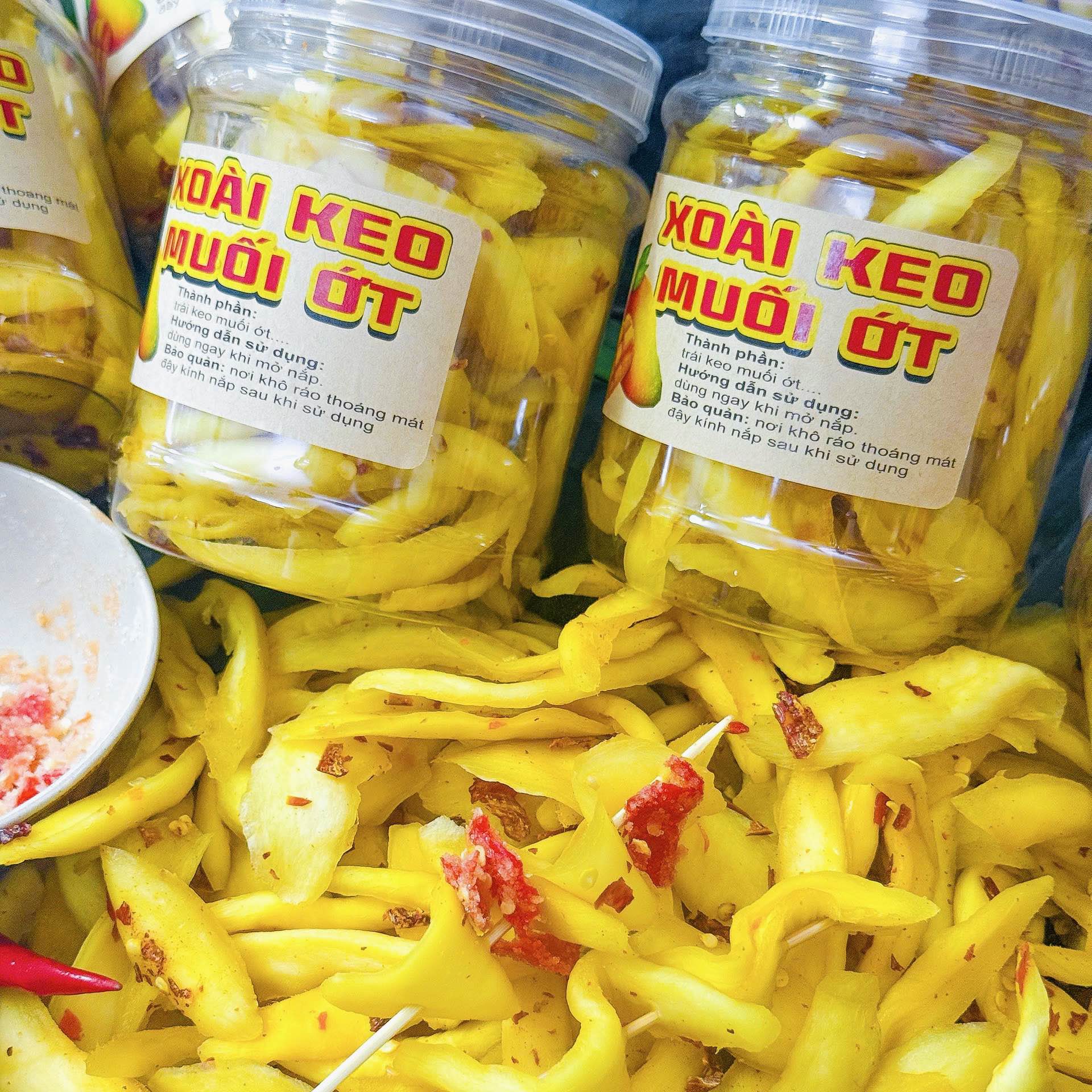 Xoài Keo Muối Ớt Chua Chua Cay Cay, Ăn Một Miếng Là Ghiền