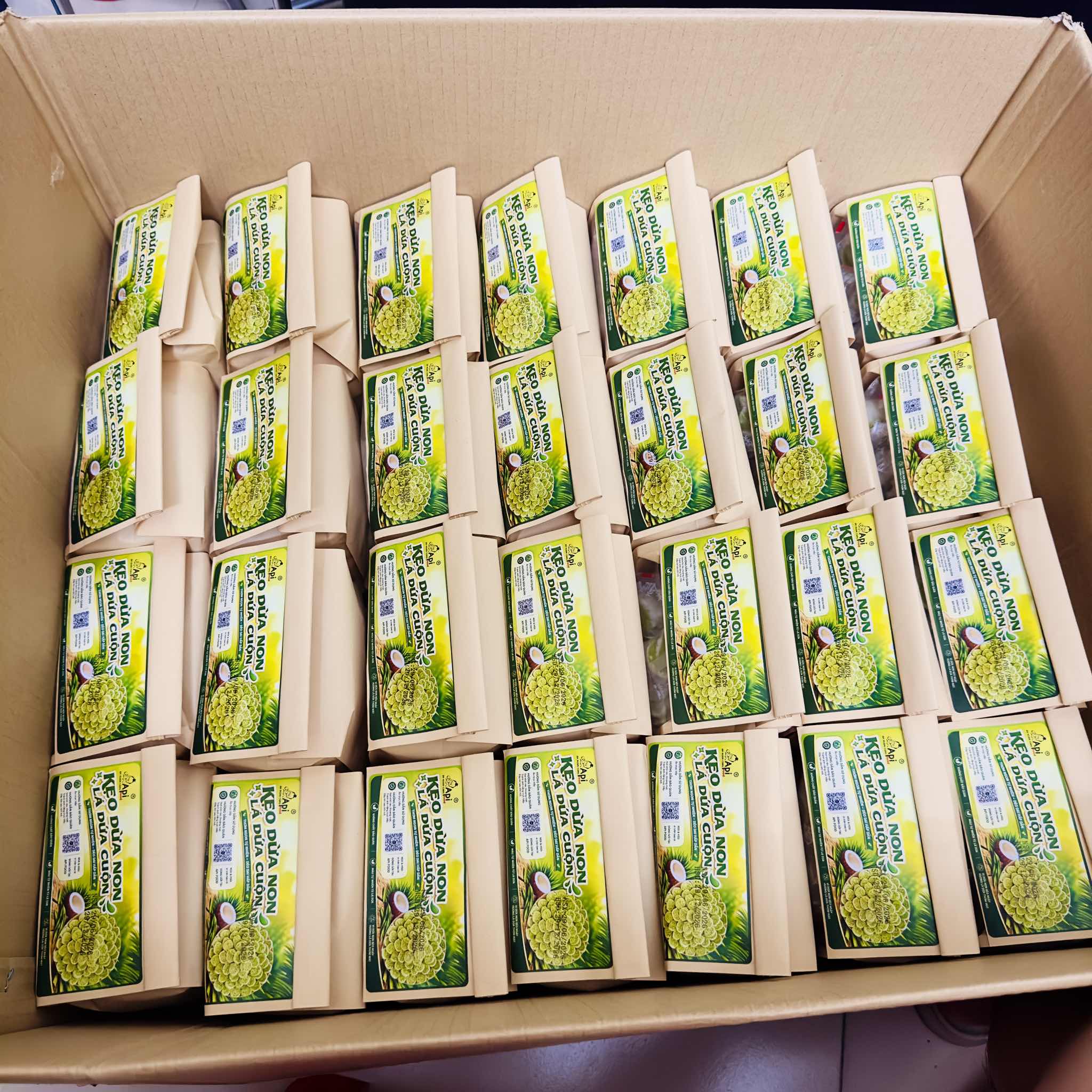 Kẹo Dừa Sáp Non Cuộn Vị Lá Dứa 500gr - Dẻo Mềm, Thơm Ngon Khó Cưỡng