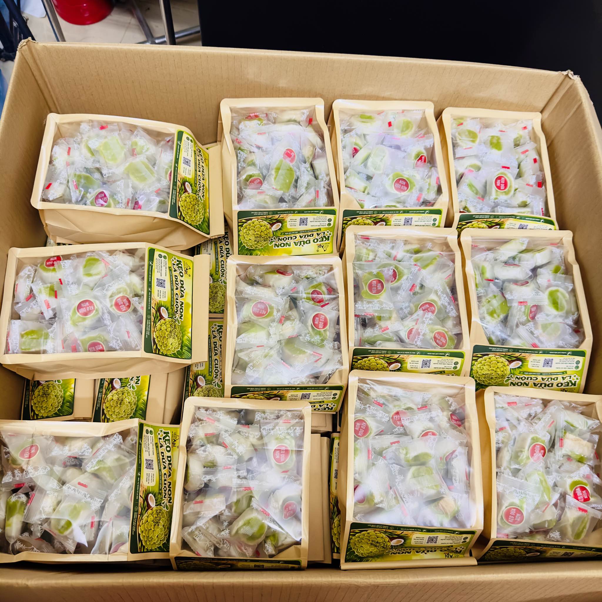 Kẹo Dừa Sáp Non Cuộn Vị Lá Dứa 500gr - Dẻo Mềm, Thơm Ngon Khó Cưỡng