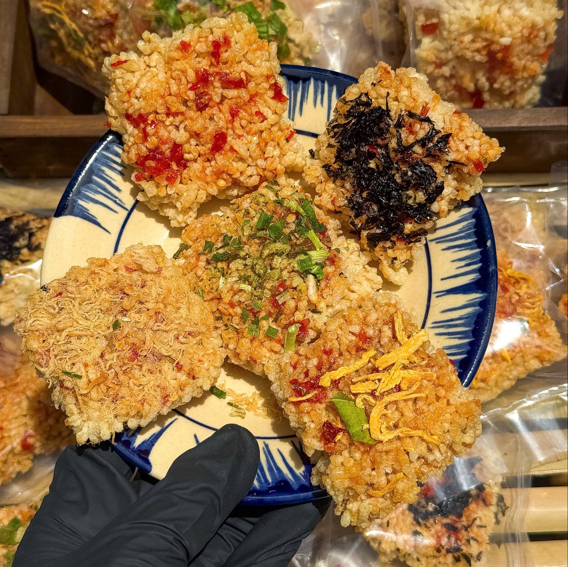 Cơm Cháy Viên Mini Mix Đủ Vị Siêu Ngon (50-54 Cái) - Ăn Vặt Api Food