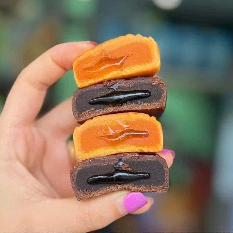 Bánh Trung Thu Lava Trứng Chảy Bibizan 540gr ( Hộp 12 Cái )