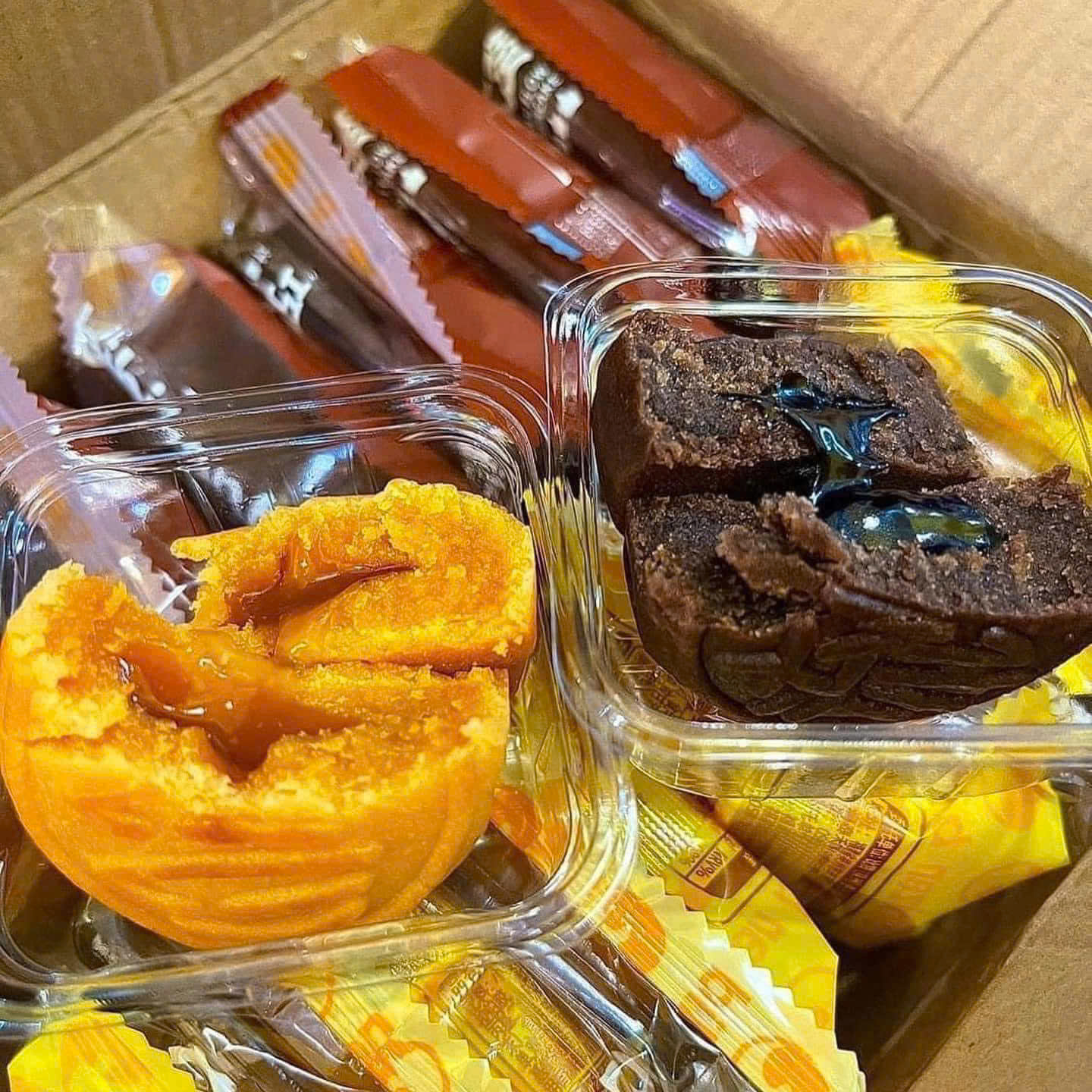 Bánh Trung Thu Lava Trứng Chảy Bibizan 540gr ( Hộp 12 Cái )