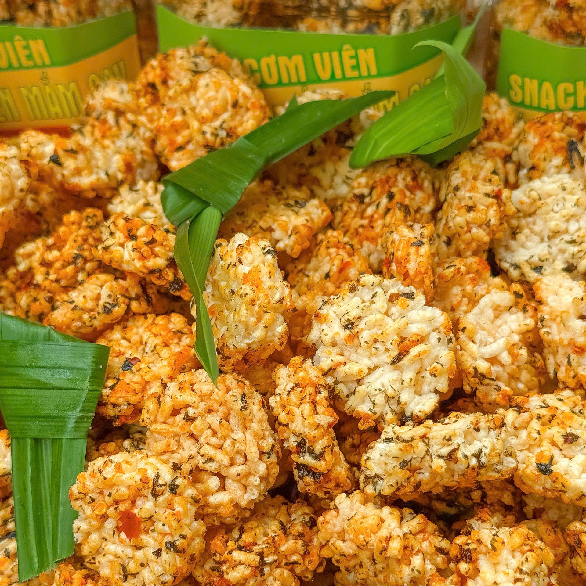 Snack Cơm Viên Lắc Rong Biển Mắm Giòn Rụm Chuẩn Vị, Ăn Là Ghiền 400gr
