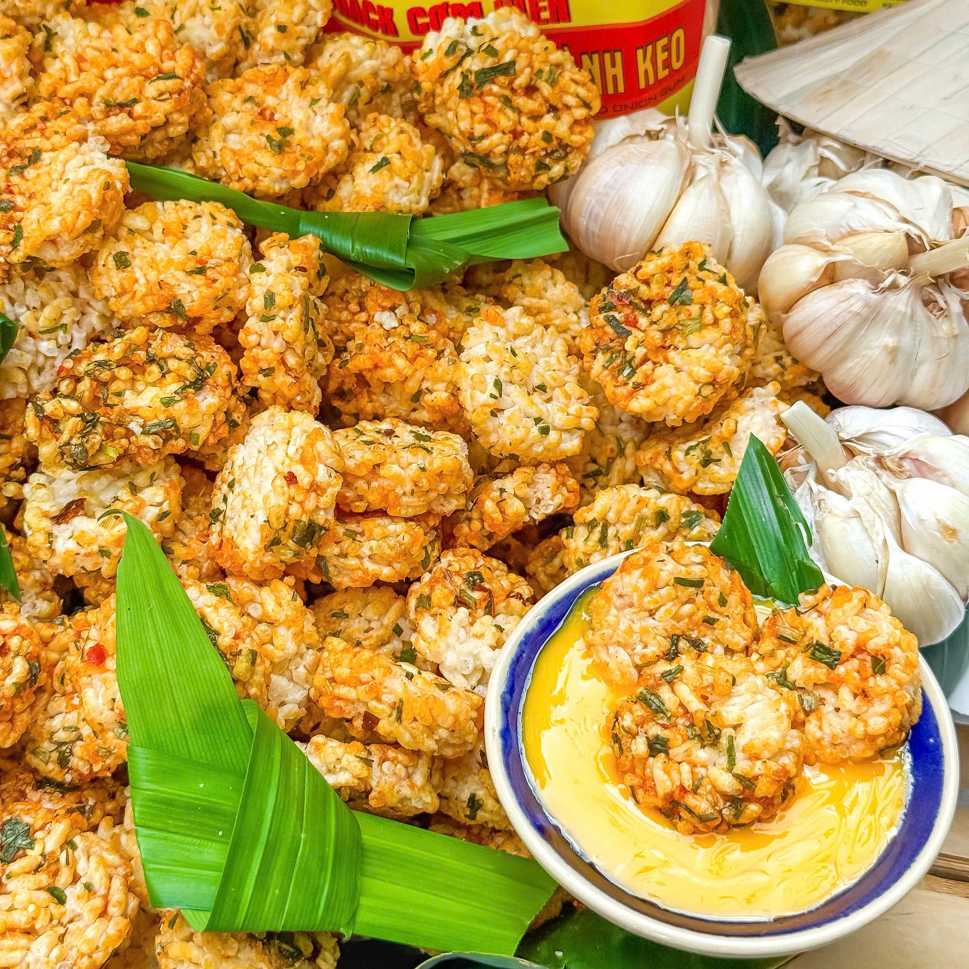 Snack Cơm Viên Lắc Mắm Hành Mắm Kẹo, Chuẩn Vị Giòn Tan Cực Cuốn 400gr