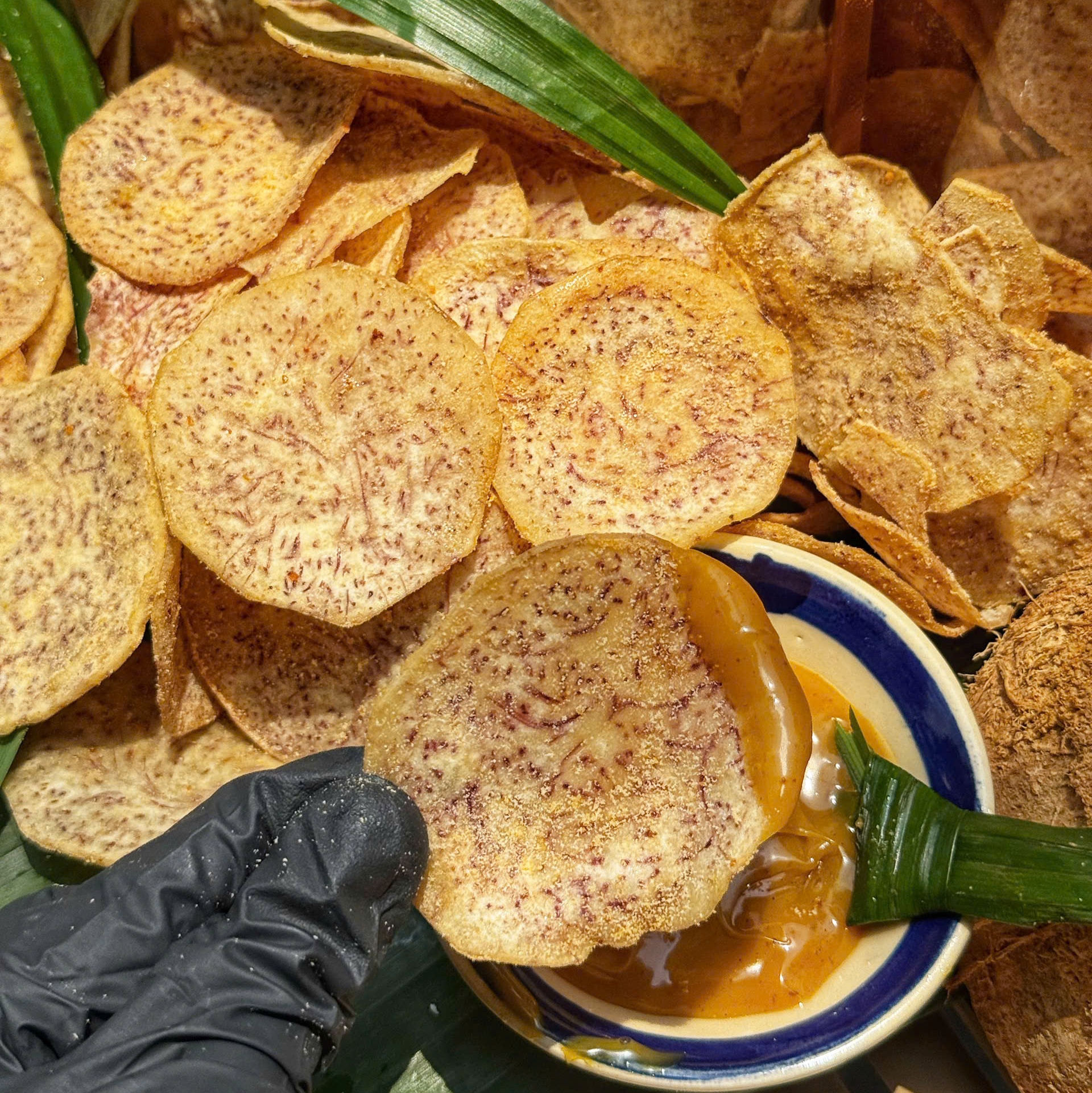 Khoai Môn Lát Sấy Trứng Muối, Giòn Tan, Béo Bùi, Đậm Đà Khó Cưỡng 200gr