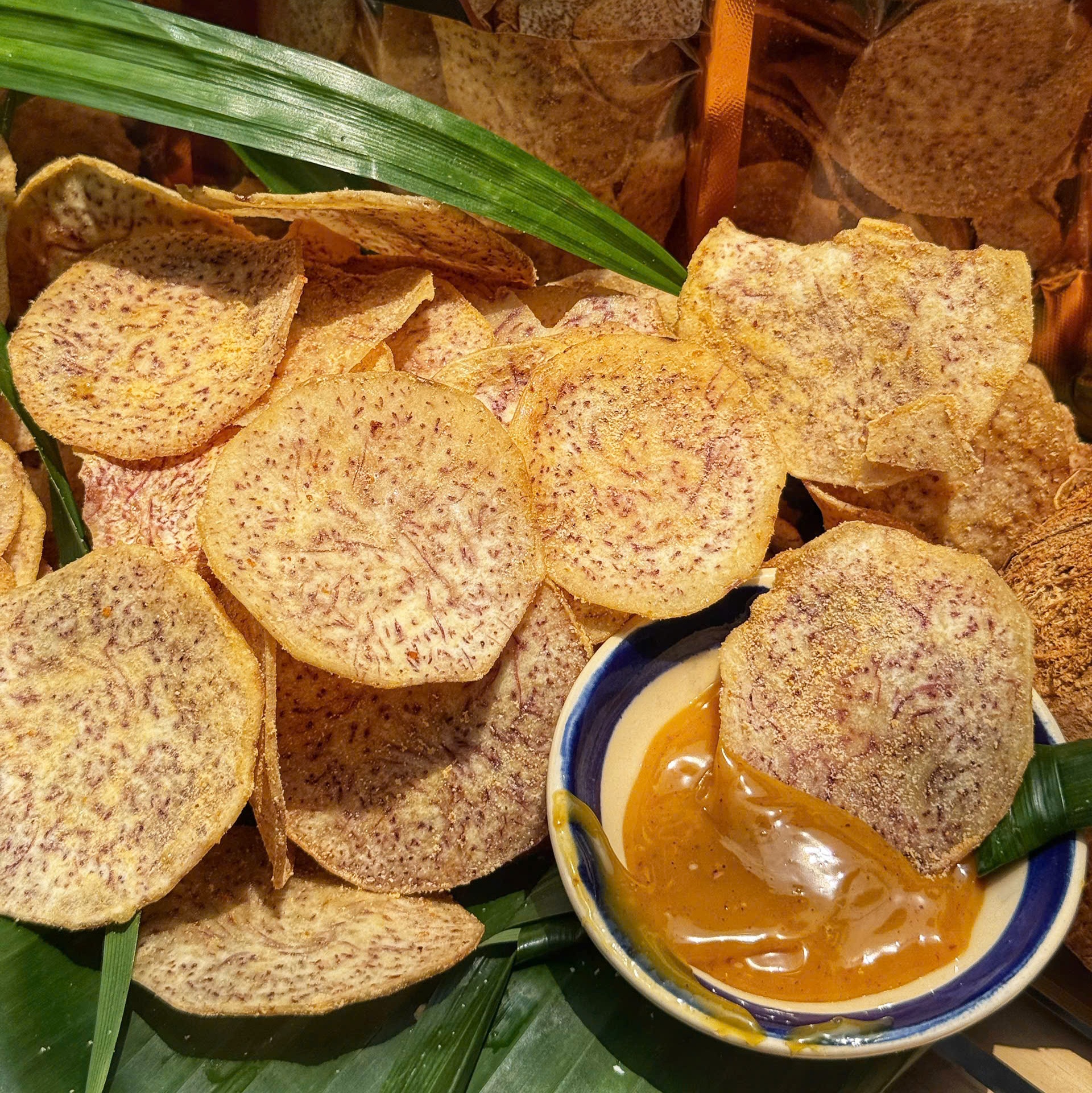 Khoai Môn Lát Sấy Trứng Muối, Giòn Tan, Béo Bùi, Đậm Đà Khó Cưỡng 200gr