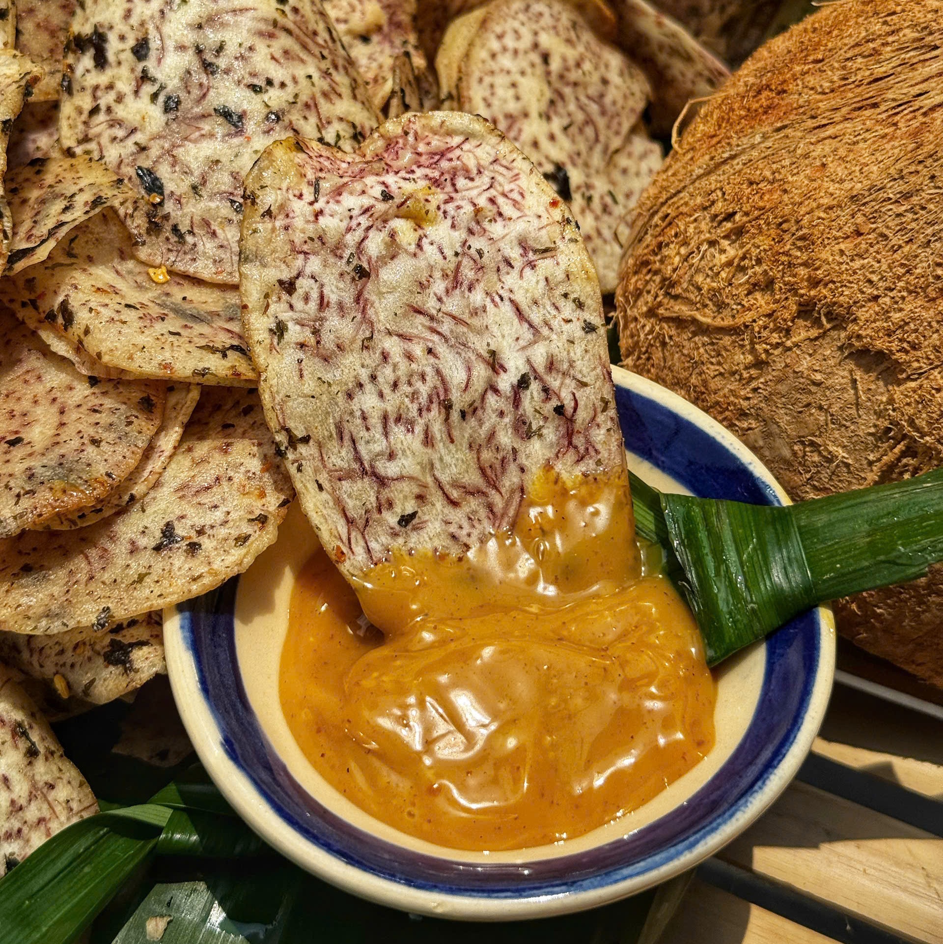 Khoai Môn Lát Sấy Rong Biển Sốt Mắm Sệt - Đậm Đà Khó Cưỡng 200gr