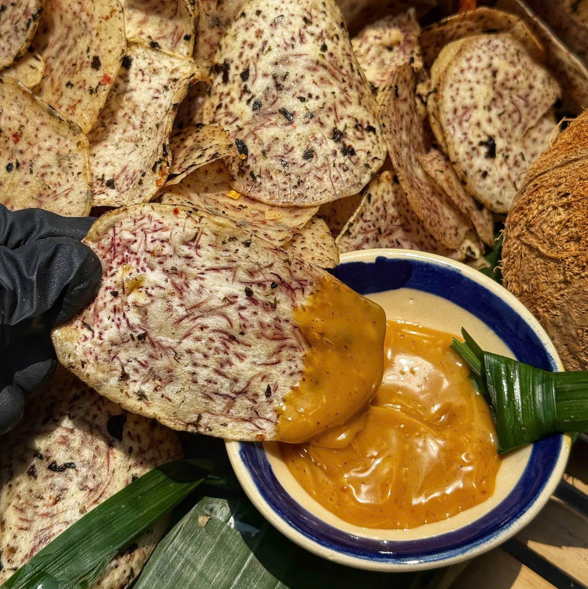 Khoai Môn Lát Sấy Rong Biển Sốt Mắm Sệt - Đậm Đà Khó Cưỡng 200gr