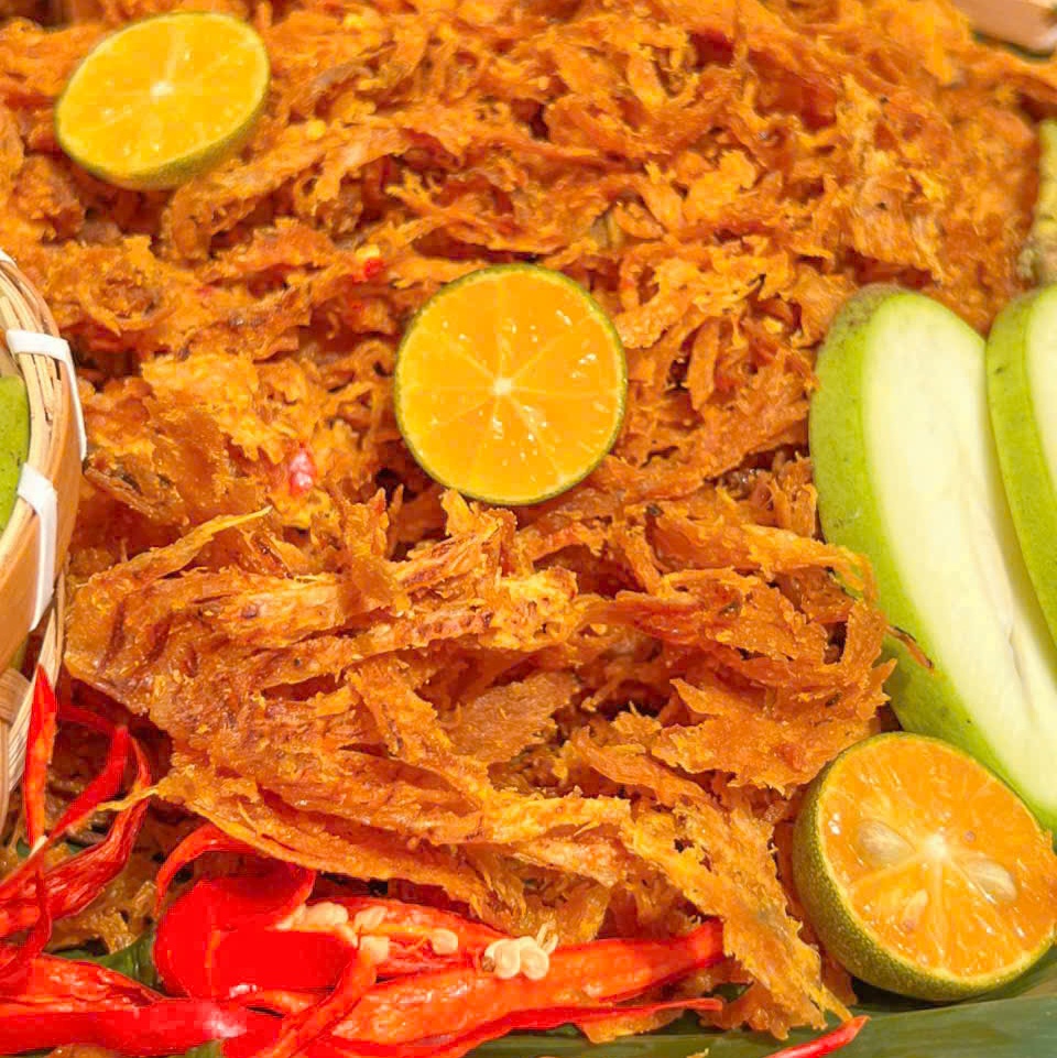 Mực Xé Tỏi Ớt 250gr, Cay Nồng Đậm Đà, Càng Ăn Càng Ghiền