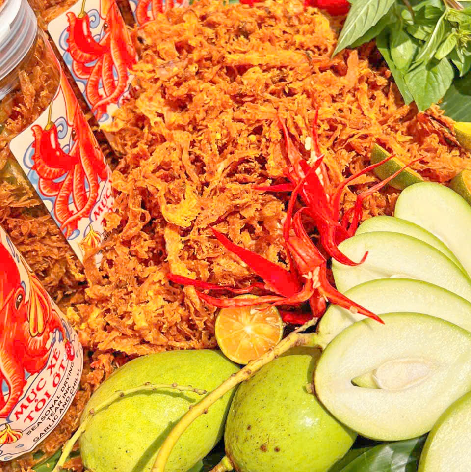 Mực Xé Tỏi Ớt 250gr, Cay Nồng Đậm Đà, Càng Ăn Càng Ghiền