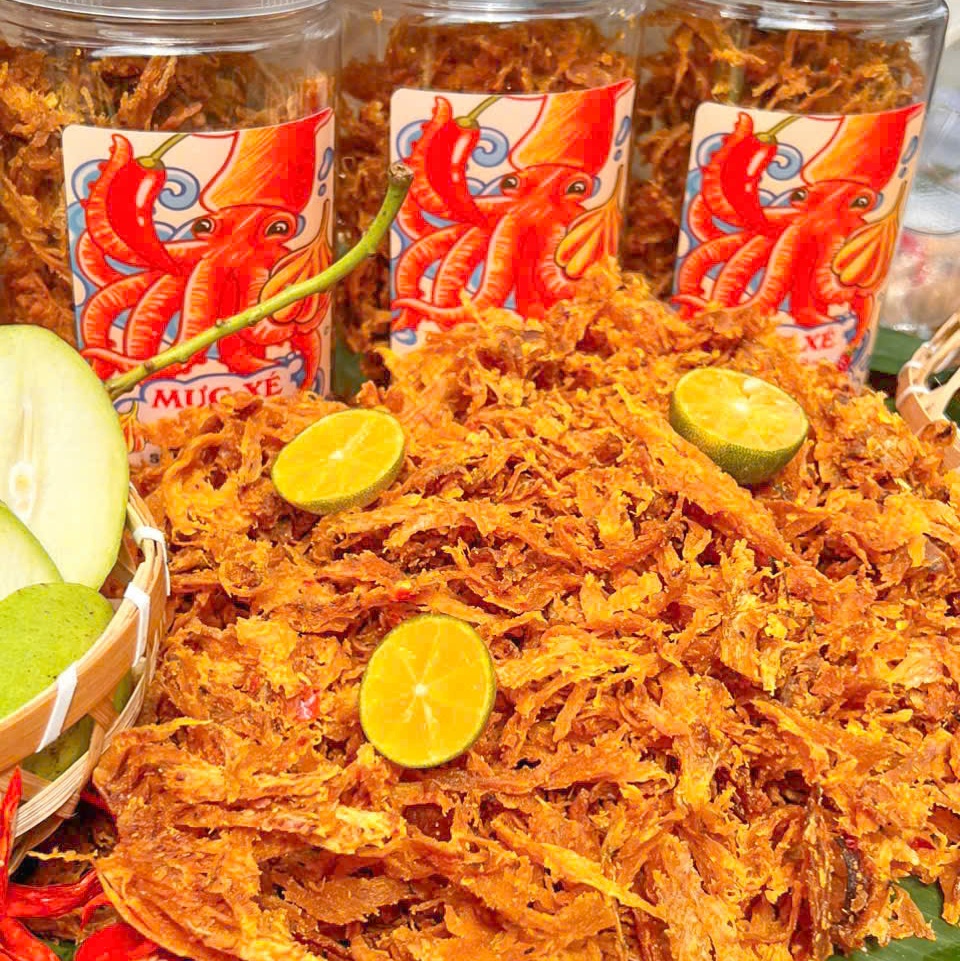 Mực Xé Tỏi Ớt 250gr, Cay Nồng Đậm Đà, Càng Ăn Càng Ghiền