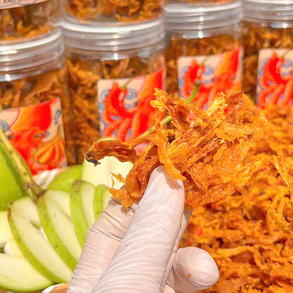 Mực Xé Tỏi Ớt 250gr, Cay Nồng Đậm Đà, Càng Ăn Càng Ghiền