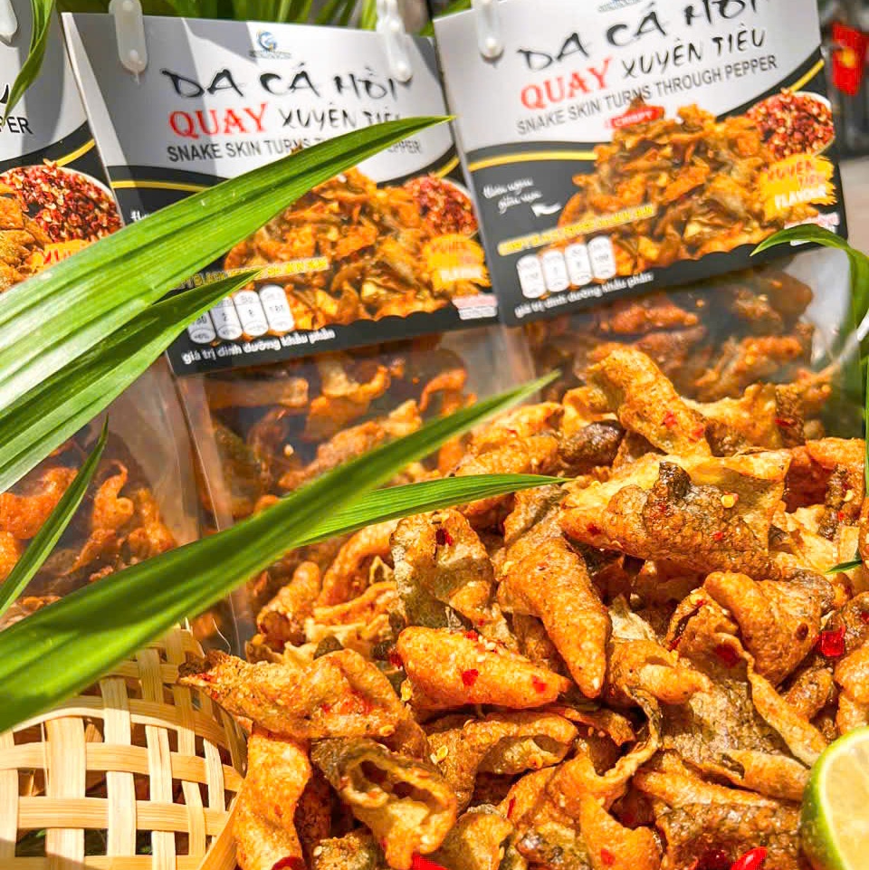 DA CÁ HỒI QUAY XUYÊN TIÊU 220gr – Giòn Tan Rôm Rốp, Tê Cay Độc Lạ