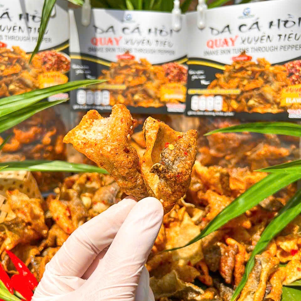 DA CÁ HỒI QUAY XUYÊN TIÊU 220gr – Giòn Tan Rôm Rốp, Tê Cay Độc Lạ