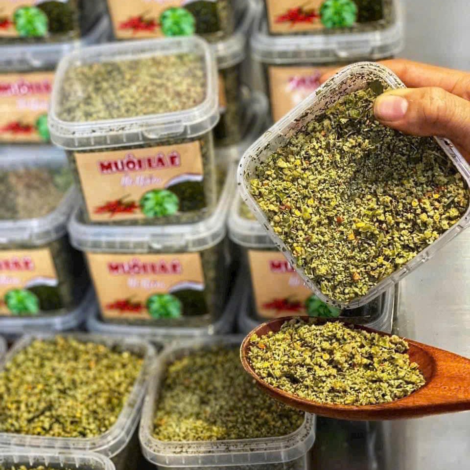 MUỐI LÁ É ỚT HIỂM 300gr – Vị Cay Thơm Độc Lạ, Đặc Sản Tăng Vị Cho Mọi Món Ăn!