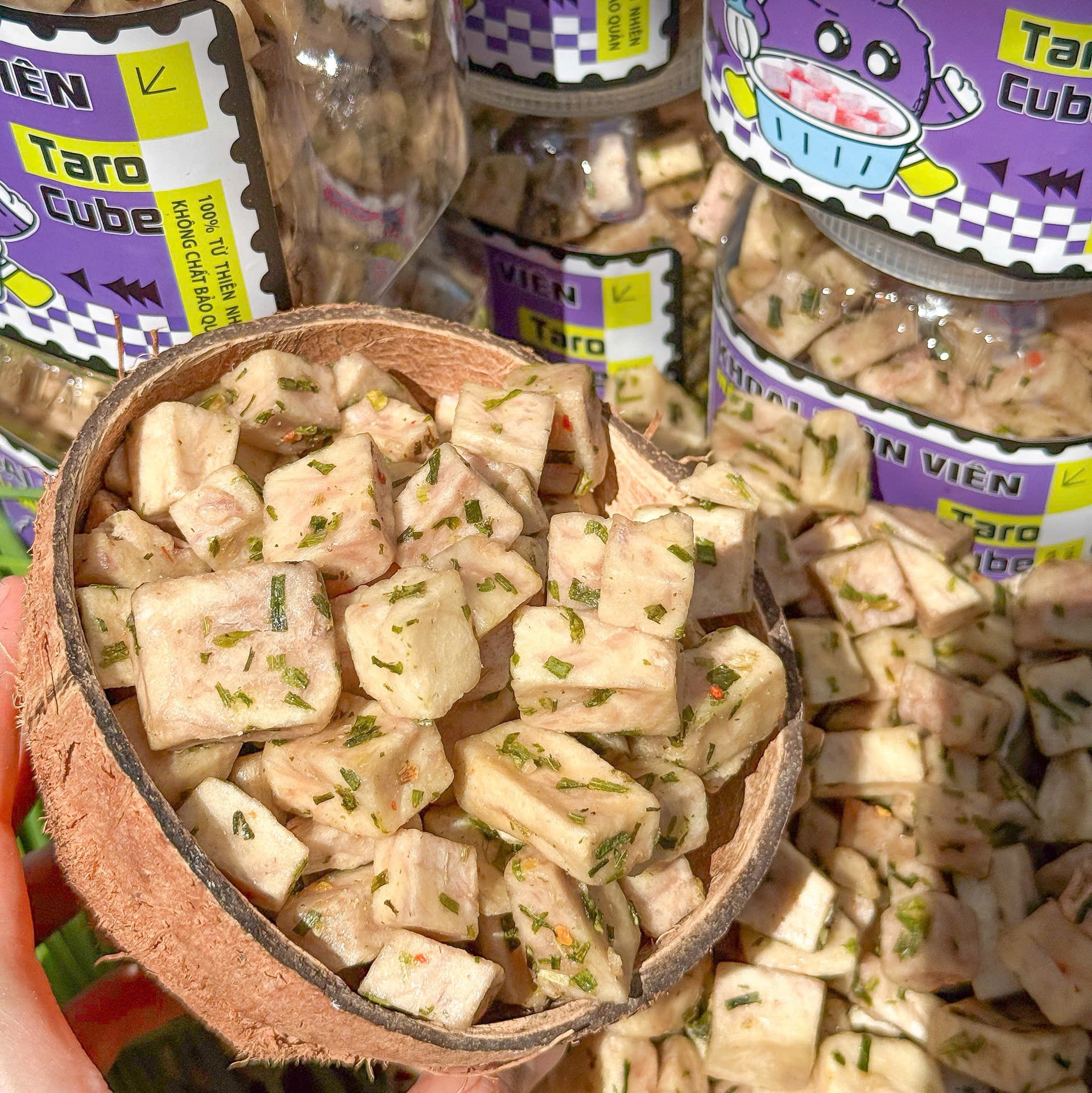 Khoai Môn Viên Cube Sấy Mắm Hành 400gr – Giòn Rụm, Đậm Đà, Ăn Là "Dính"