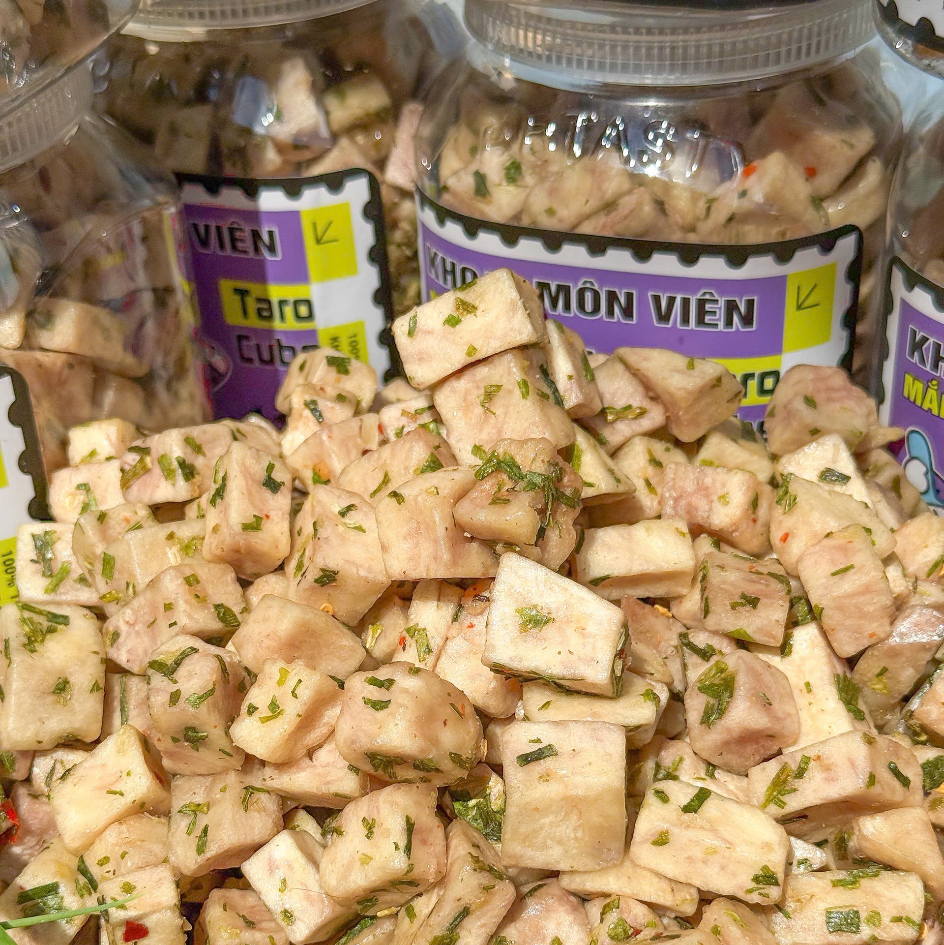 Khoai Môn Viên Cube Sấy Mắm Hành 400gr – Giòn Rụm, Đậm Đà, Ăn Là "Dính"