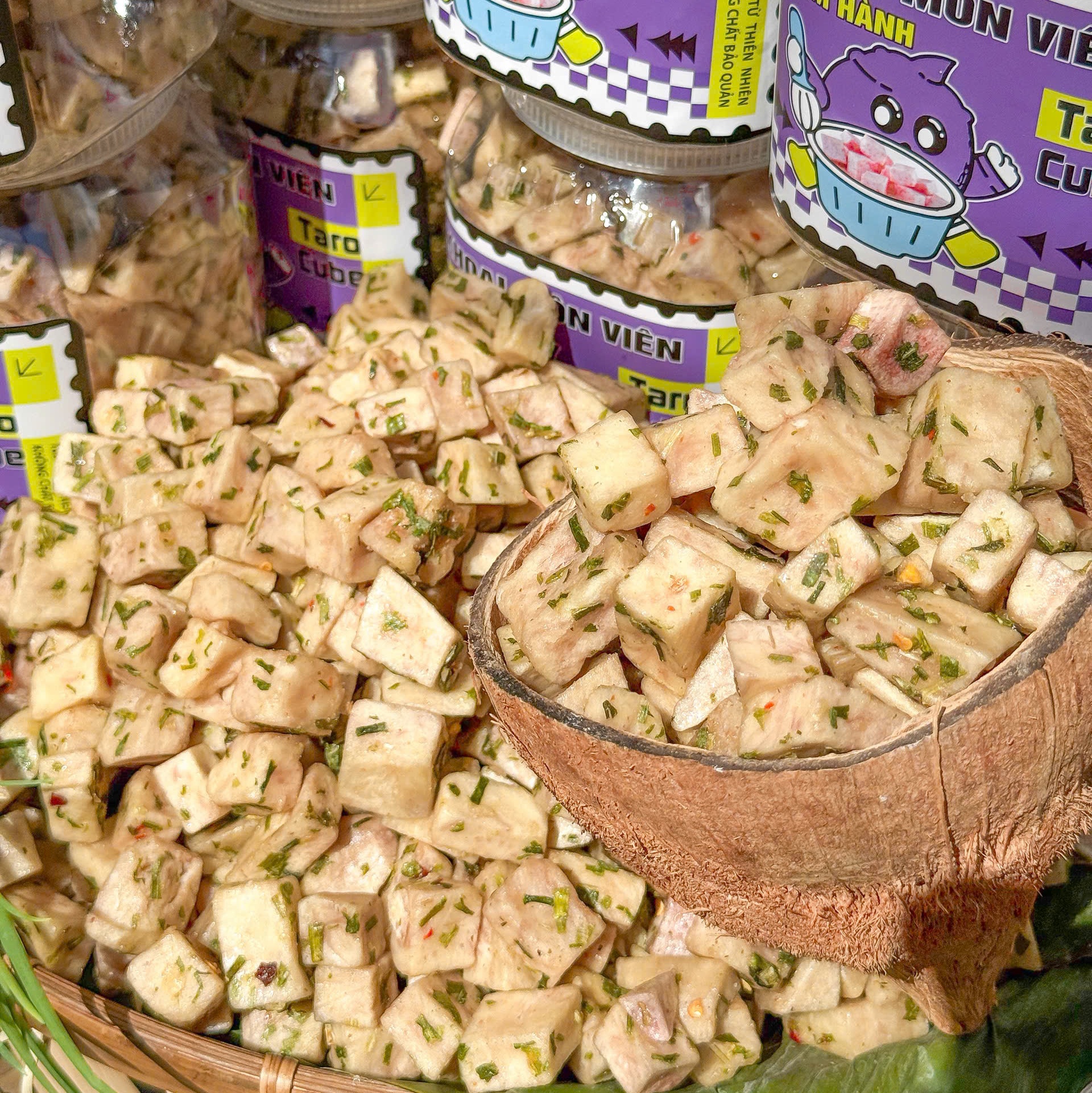 Khoai Môn Viên Cube Sấy Mắm Hành 400gr – Giòn Rụm, Đậm Đà, Ăn Là "Dính"