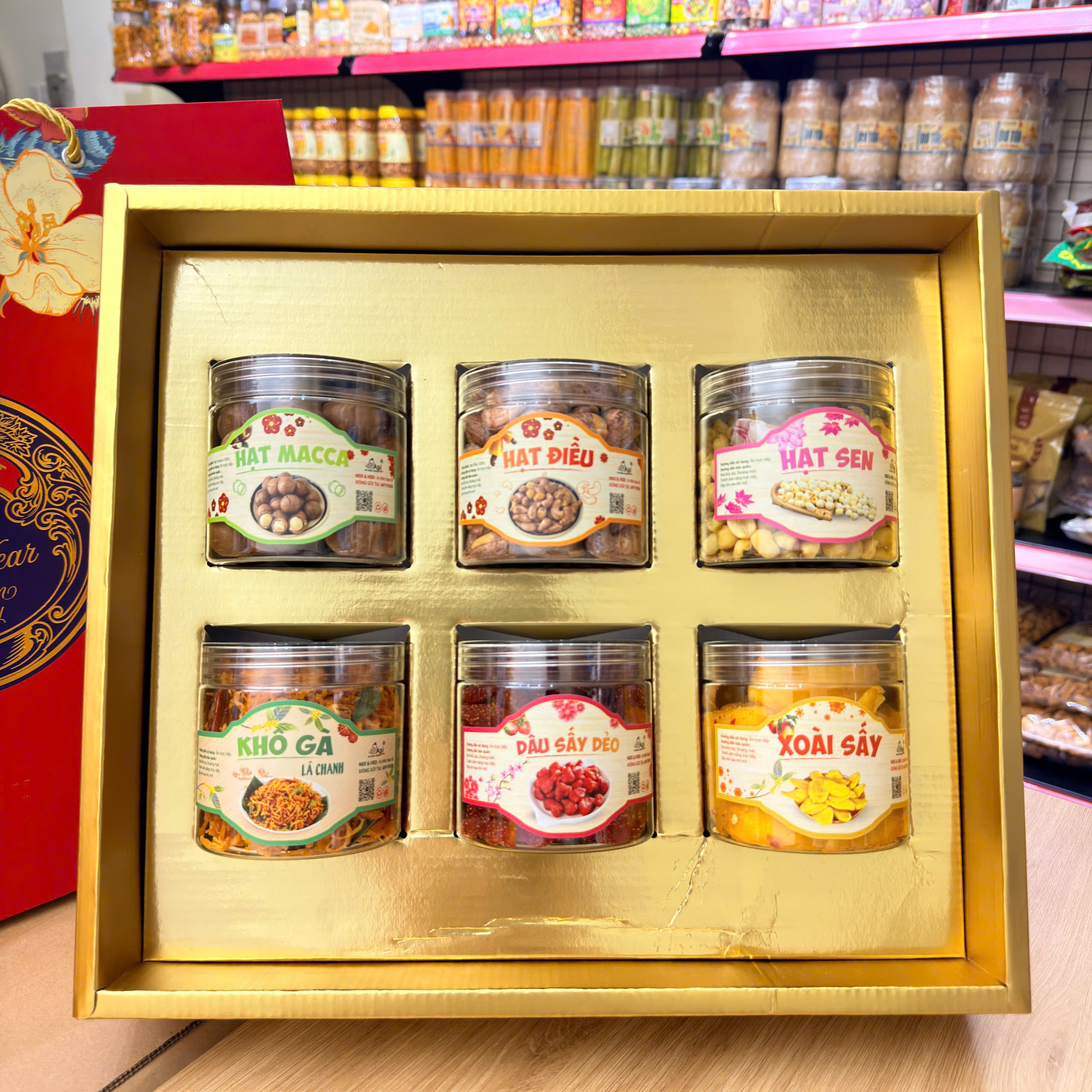 HỘP QUÀ TẾT CAO CẤP – SET 6 LOẠI HẠT DINH DƯỠNG & TRÁI CÂY