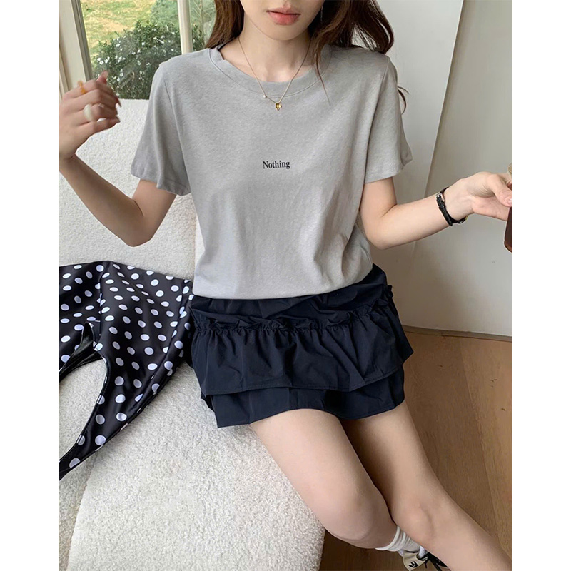 Áo thun nữ QB trơn thêu chữ nhỏ tinh tế phong cách basic nhẹ nhàng dễ phối đồ hàng ngày B8