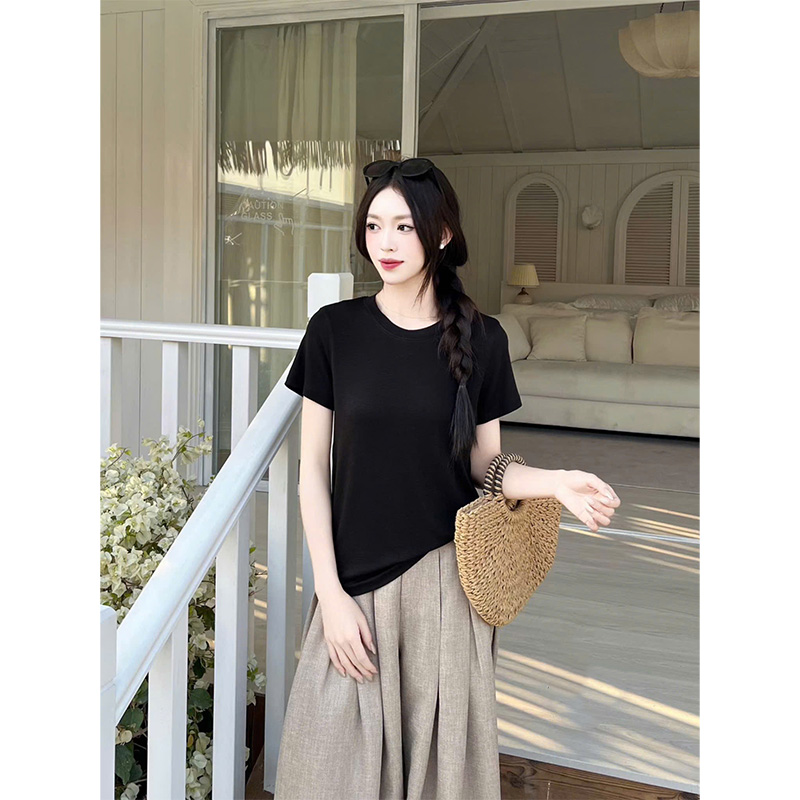Áo phông QB nữ dáng suông basic phong cách thanh lịch hiện đại tôn dáng dễ phối đồ B8