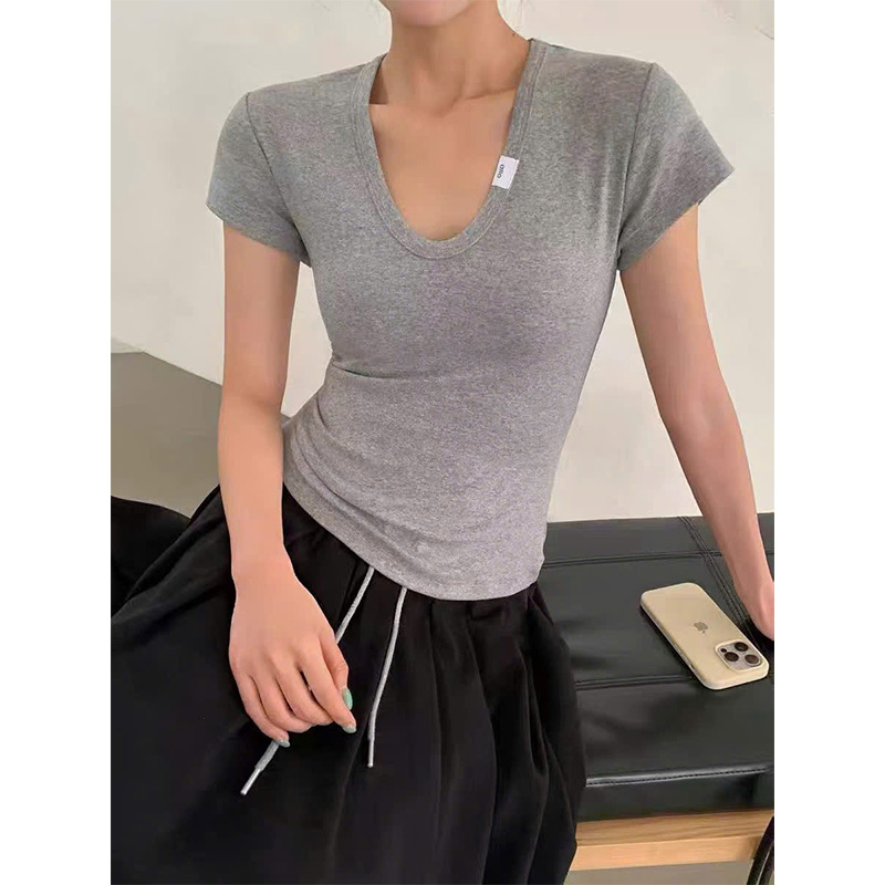 Áo thun QB nữ cổ tim sâu ôm body tôn dáng phong cách gợi cảm thanh lịch trẻ trung B8