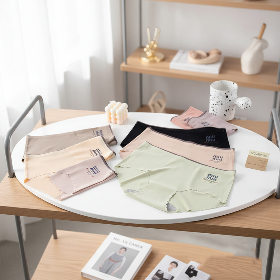 Quần lót nữ QB su lạnh không viền in phối chữ thanh lịch 16E