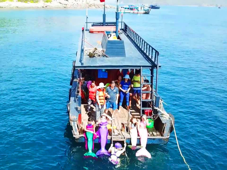 Mua đuôi chàng tiên cá Tiun trẻ em được lợi ích gì?