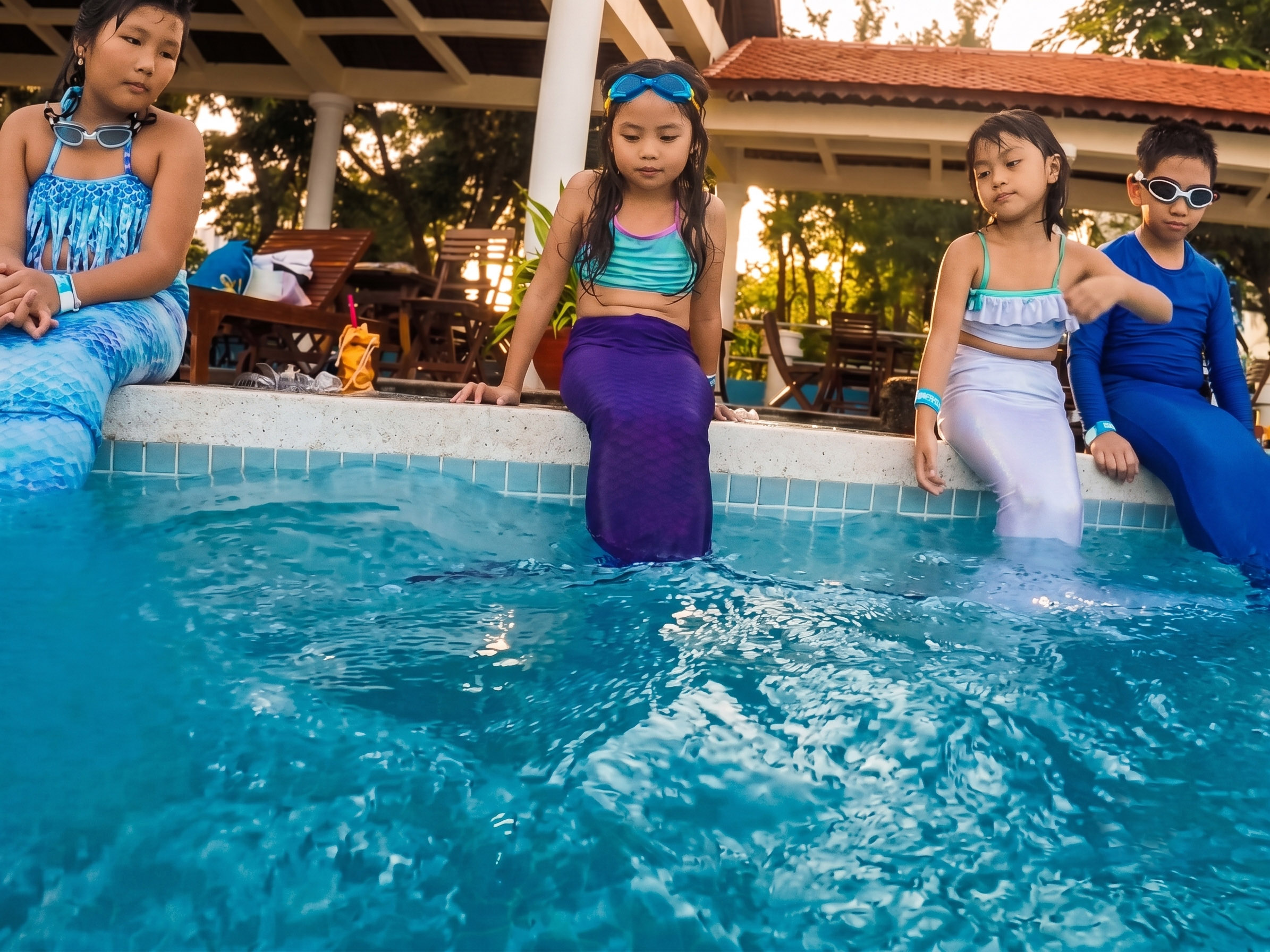 Tại sao Merman Tiun chỉ nhập cấp bằng hướng dẫn viên tiên cá ở Thái Lan?