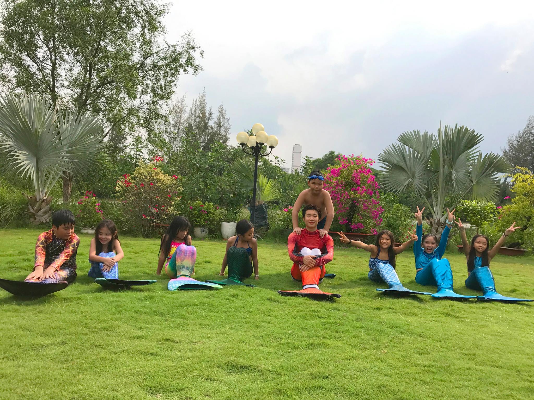 Tuyển dụng gấp nàng tiên cá cho các thuỷ cung ở Việt Nam