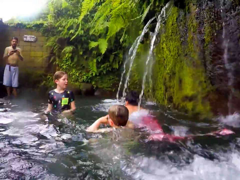 Chàng tiên cá Tiun đến Indonesia