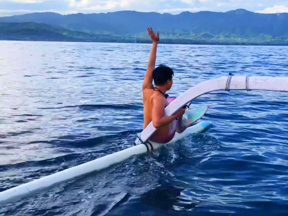 Chàng tiên cá qua Indonesia kêu gọi bảo vệ loài cá heo