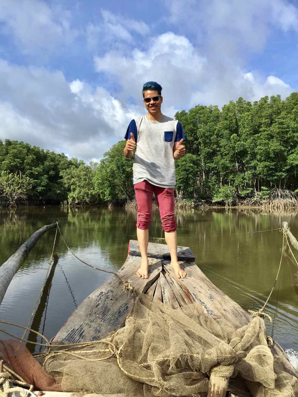 Tiun mời Jack đến từ Úc tham gia vận động cứu rừng ngập mặn xã Phước Thái 2013