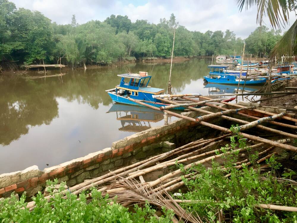 Bến thuyền đi te chích điện cá 2013 chỉ đếm trên đầu ngón tay đến 2022 thì bó tay