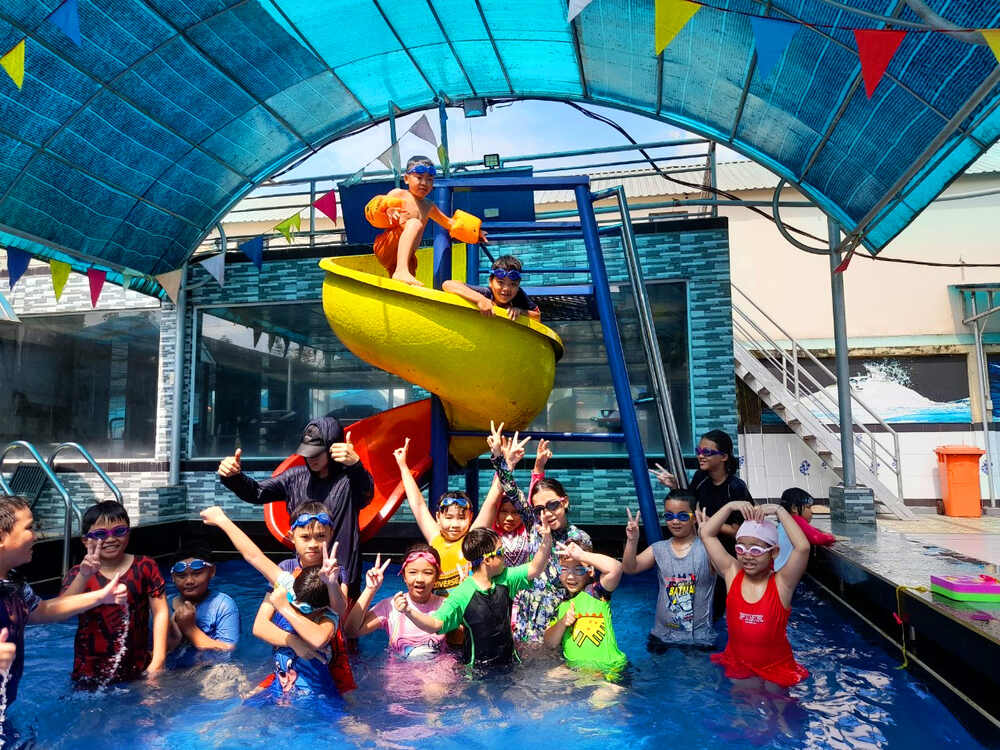 Lớp học bơi chúng mình thật tuyệt vời