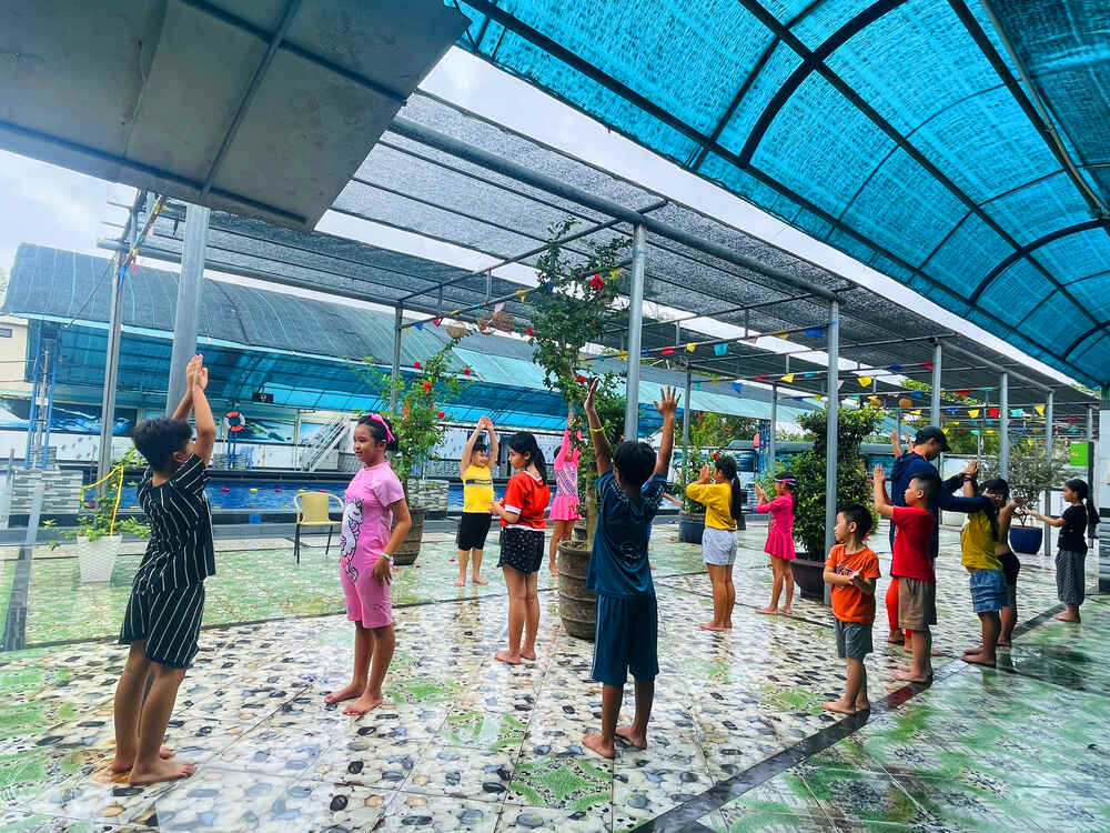 Bài tập phối hợp tay và thở kiểu bơi ếch